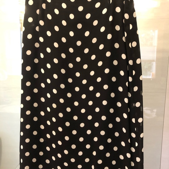 2-piece black and white In Wear top and skirt. Sizes 12 & 10. - Picture 6 of 12